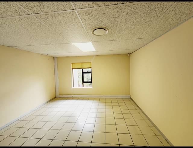 350M² OFFICE TO LET IN NORTH RIDING